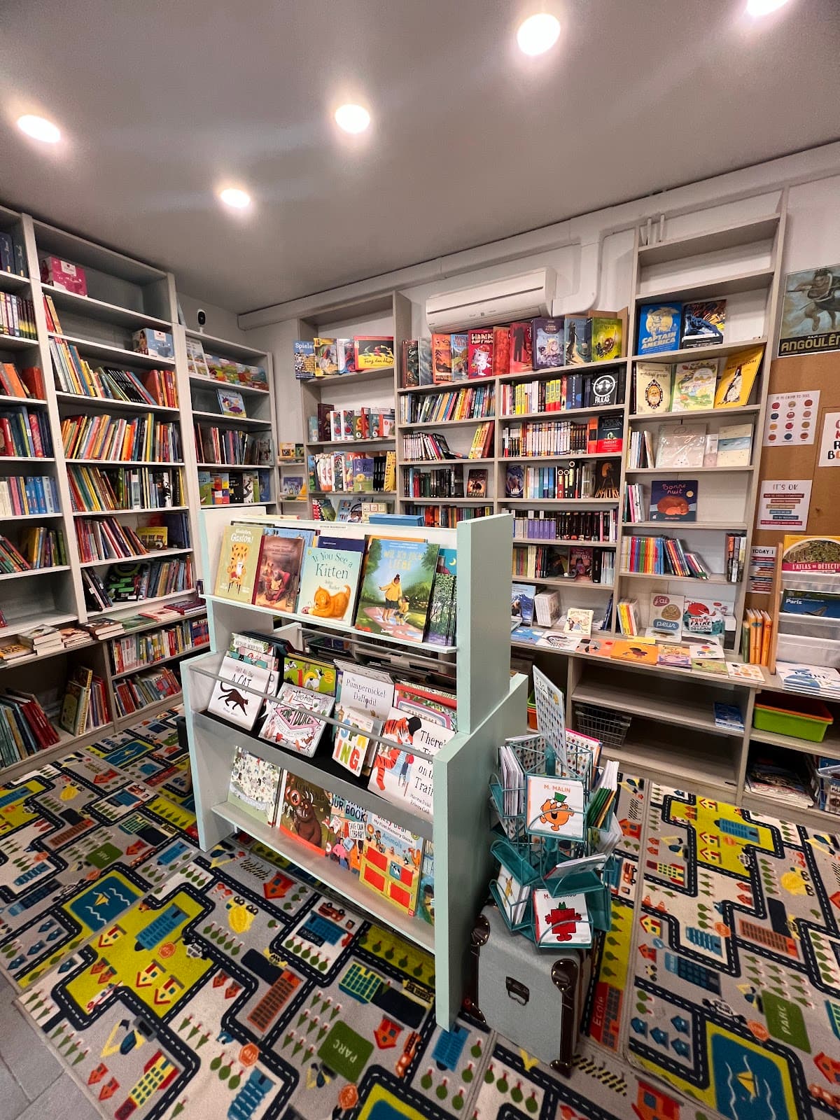 Librairie Alinéa — ambiance